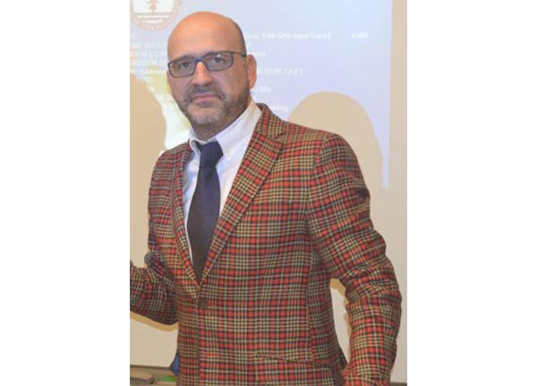 Dr. Esteban Arribas Reyes